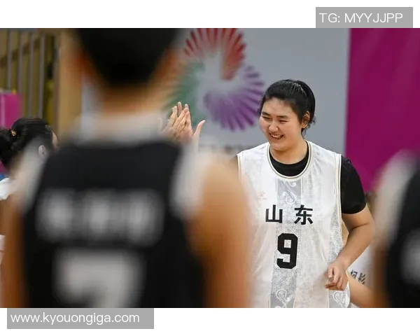 成都篮球队与广州篮球队赛后复盘分析双方状态及表现差异