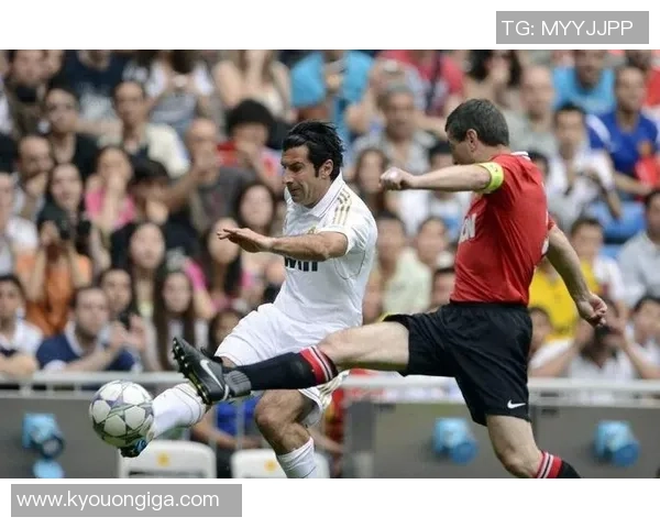 足球明星路易斯菲戈的传奇人生与辉煌成就回顾